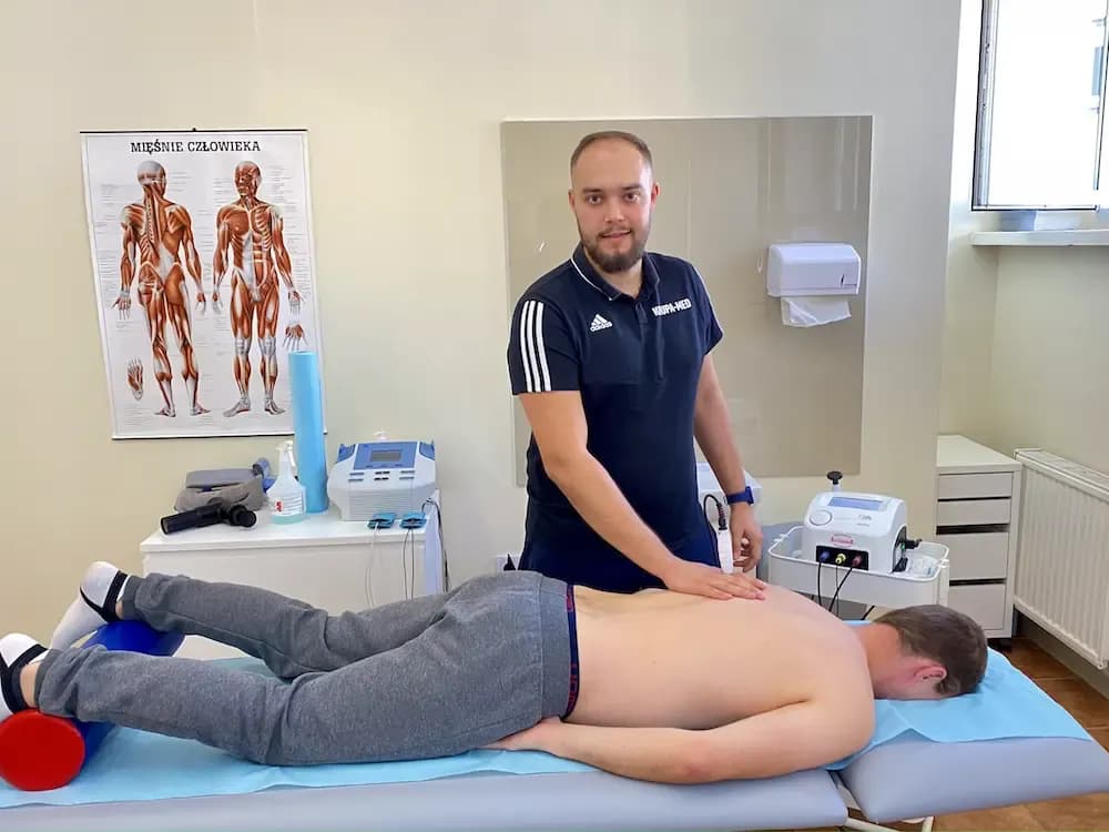 Czy fizjoterapeuta może wystawić zwolnienie z wf? Prawda o uprawnieniach